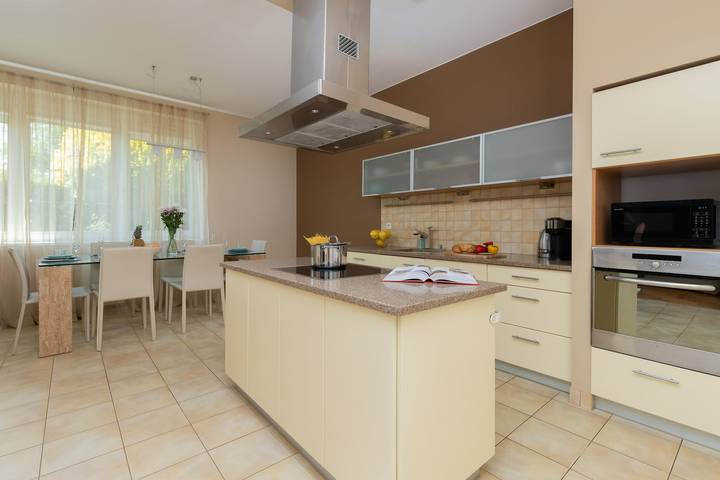 Appartement entier, Three-Level Apartment with a Terrace | Near the Beach in Orłowo, Gdynia