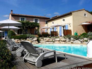 Maison d’hôte pour 2 personnes, avec vue ainsi que piscine et jardin à Flassan