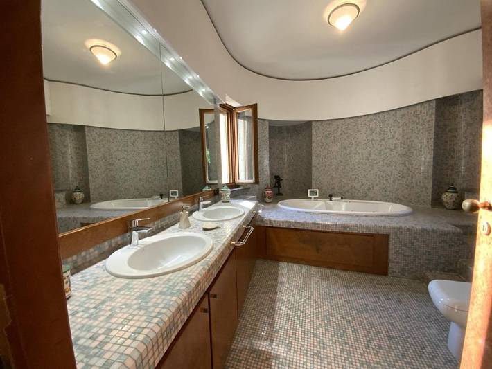 Location de vacances pour 9 personnes, avec vue ainsi que piscine et jardin à Castellammare di Stabia - 2