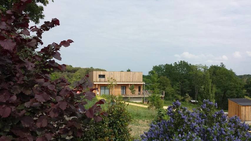Maison de vacances pour 10 personnes, avec Balcon et Jacuzzi ainsi que Terrasse et Jardin à Le Buisson-de-Cadouin