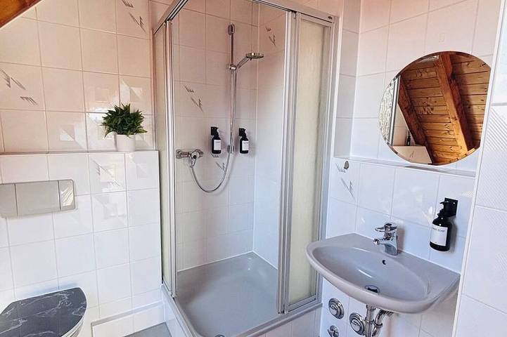 Ganze Wohnung, 1-bedroom apartment in nice Teningen with Ac next to A5 and Europa-Park Rust in Teningen, Südschwarzwald