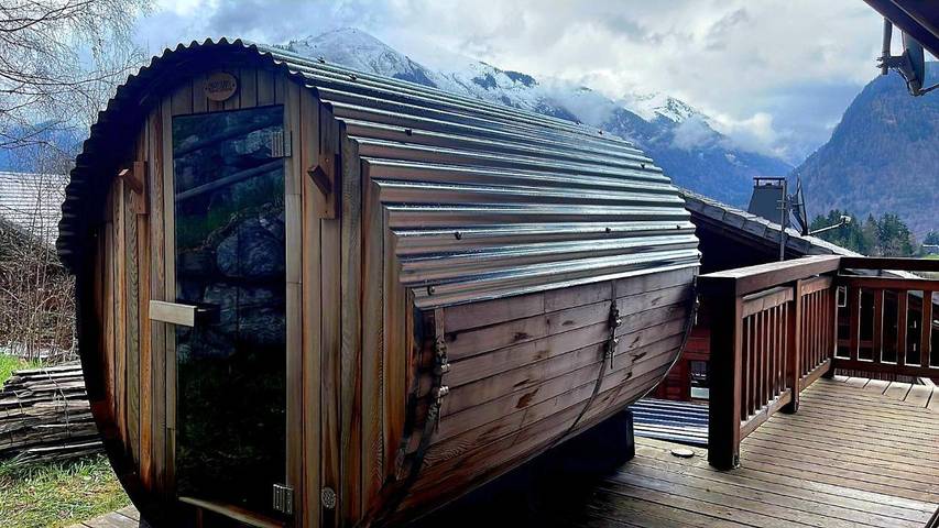 Gîte pour 9 personnes, avec terrasse ainsi que vue et jardin, animaux acceptés à La Côte-d'Arbroz - 4