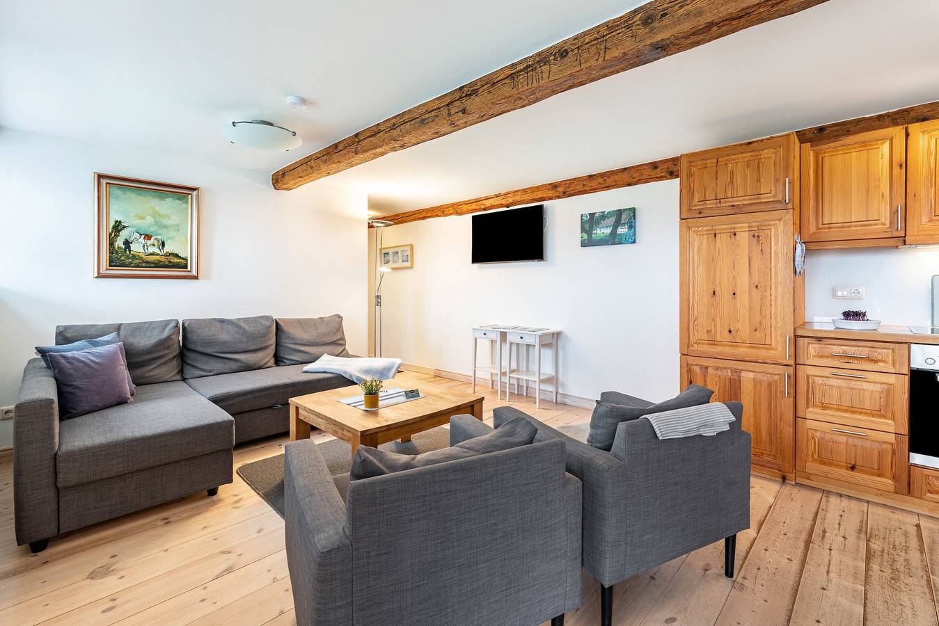 Ganze Wohnung, Ferienwohnung 'Am Halbmond 1' mit Privatterrasse, Gemeinschaftsgarten und Wi-Fi in Hellschen-Heringsand-Unterschaar, Nordseeküste