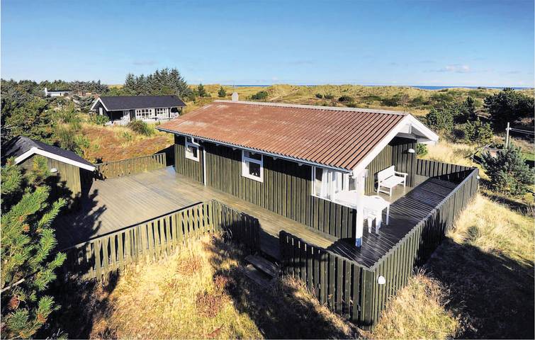 Ferieudlejning for 4 personer, med Terrasse i Lyngså