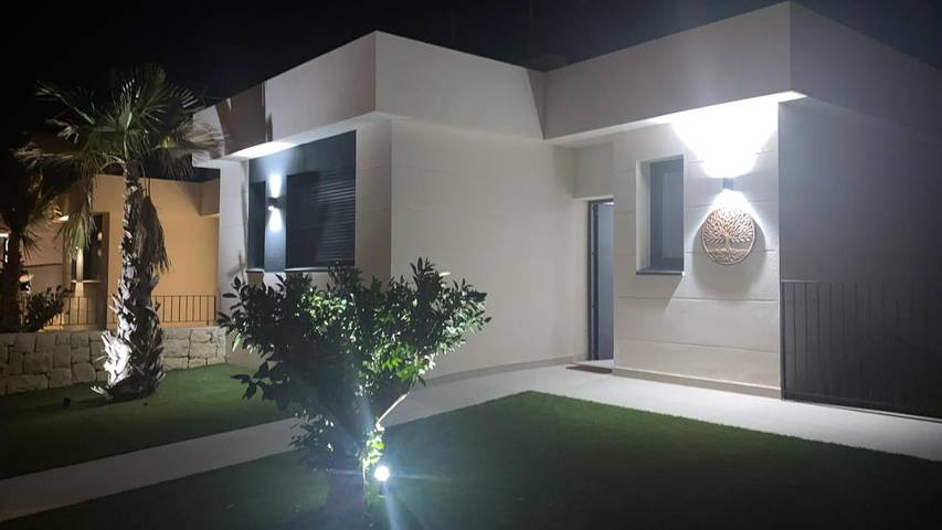 Casa rural para 7 personas, con piscina y piscina para niños además de terraza y jardín en Polop de la Marina - 2