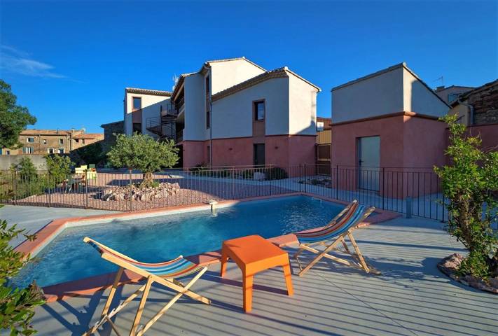 Hôtel pour 4 personnes, avec jardin ainsi que vue et piscine