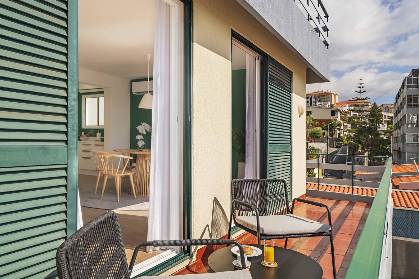 Appartement entier, Duplex dans la zone touristique, avec vue sur la mer - Lido I in São Martinho, Île de Madère