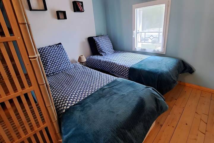 Location de vacances pour 24 personnes, avec terrasse et jardin à La Jarrie - 2
