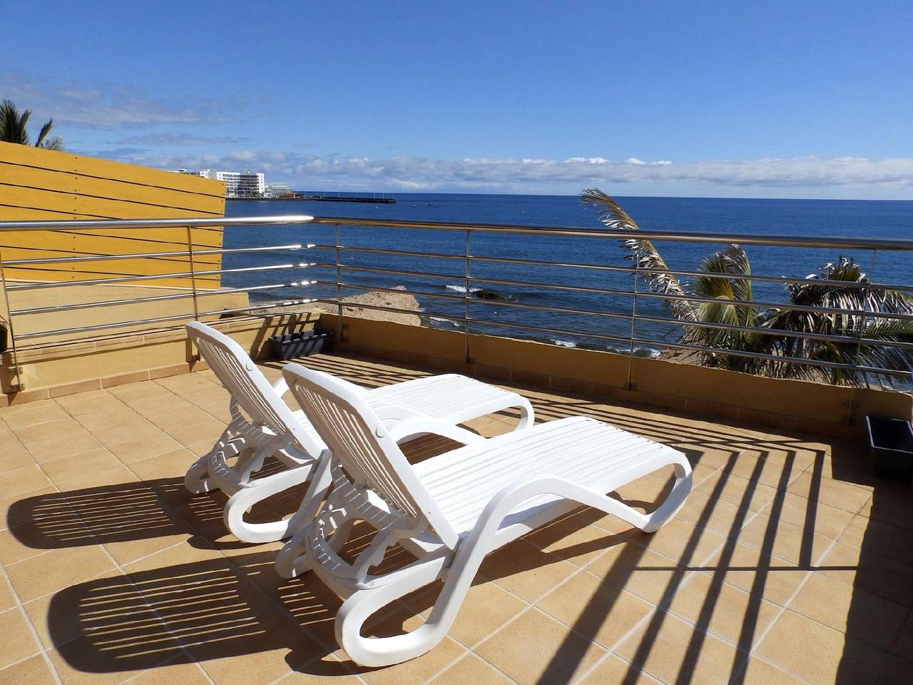 Ganze Ferienwohnung, Prächtiges Duplex in erster Linie des Strandes in Playa el Médano, Granadilla de Abona