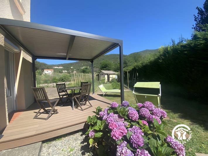 Casa vacanze 'Gîte Hortensias' con terrazza e fiume di fronte in Arles-sur-Tech, Céret e dintorni