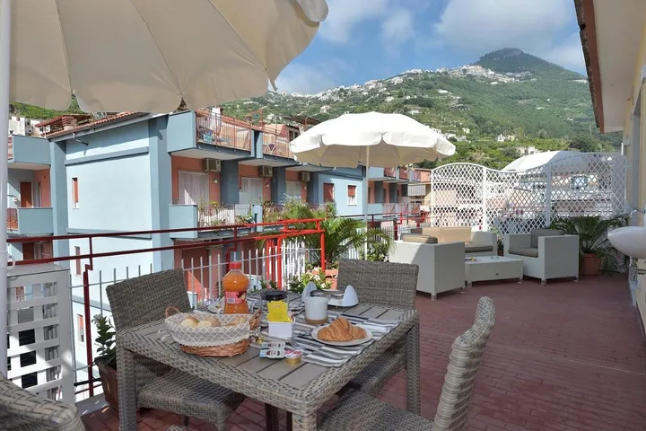 Apartamento de vacaciones para 4 personas, con terraza además de sauna y vistas - 1