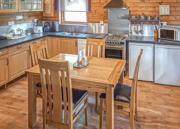 Chalet for 4 People in South-Wales, Carmarthenshire, Photo 4