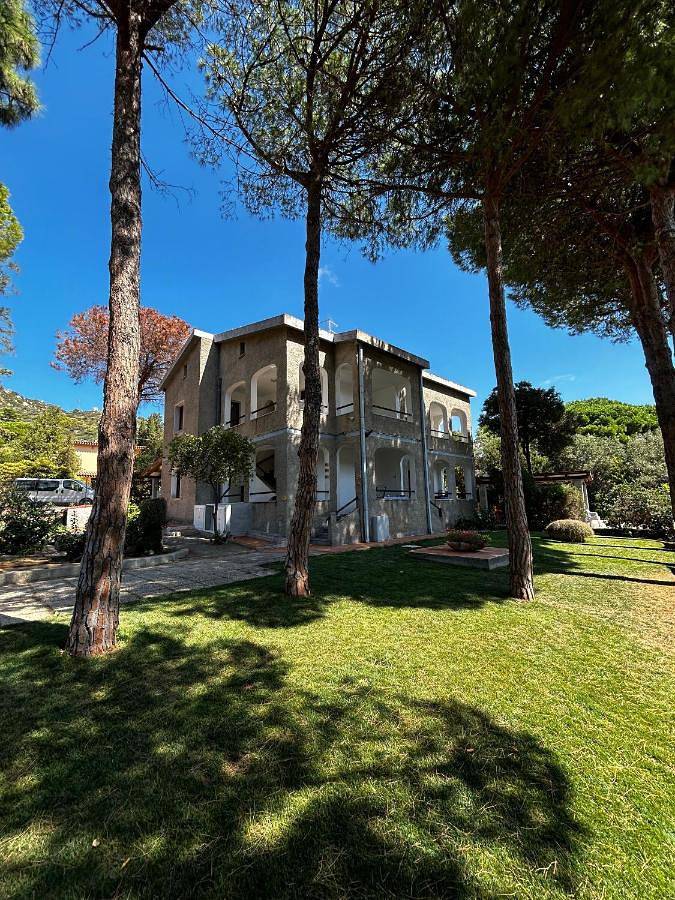 Casa de huéspuedes para 6 personas, con terraza además de jardín y vistas - 1