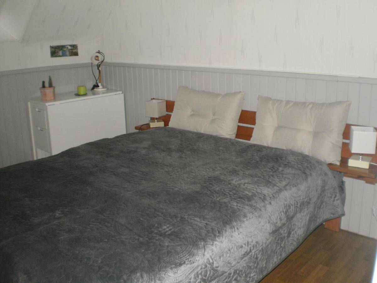 Appartement de vacances entier, Double Room with Private Bathroom in Saint-Jouan-de-l'Isle, Région de Dinan