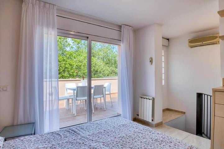 Ganze Wohnung, Duplex in S'agaró mit 2 Schlafzimmern und Balkon, Parkplatz inklusive in S'Agaró, Platja d'Aro