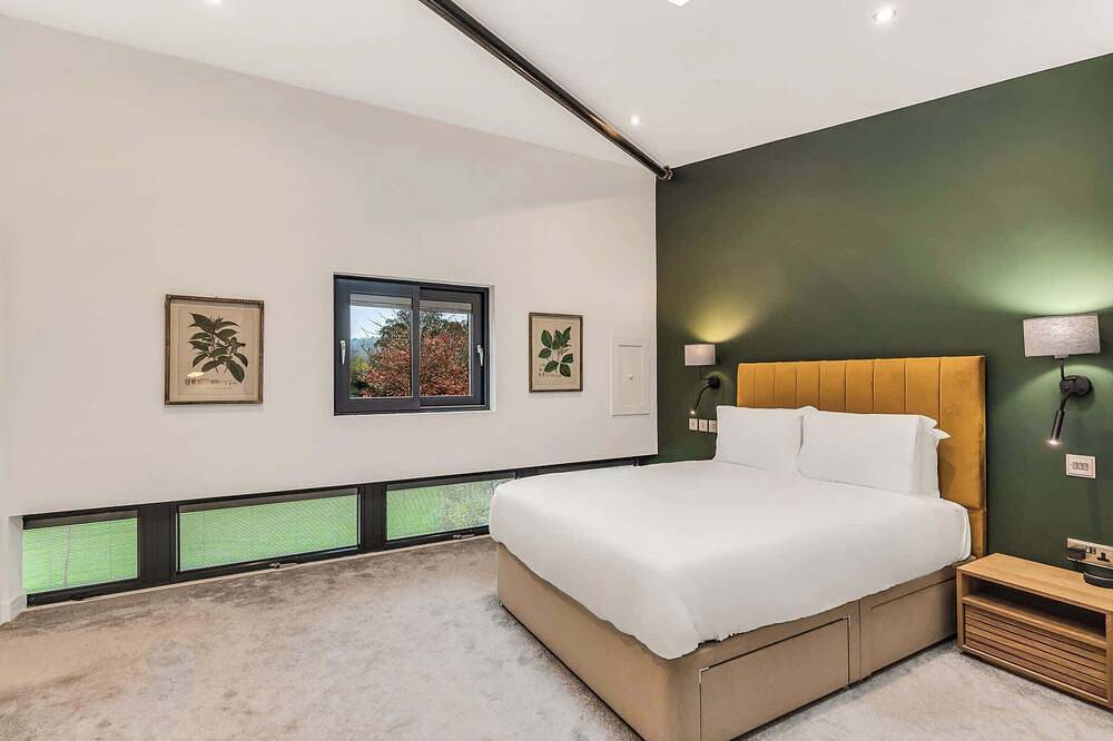 Dragons Barn with Hot Tub in Malvern, Worcestershire