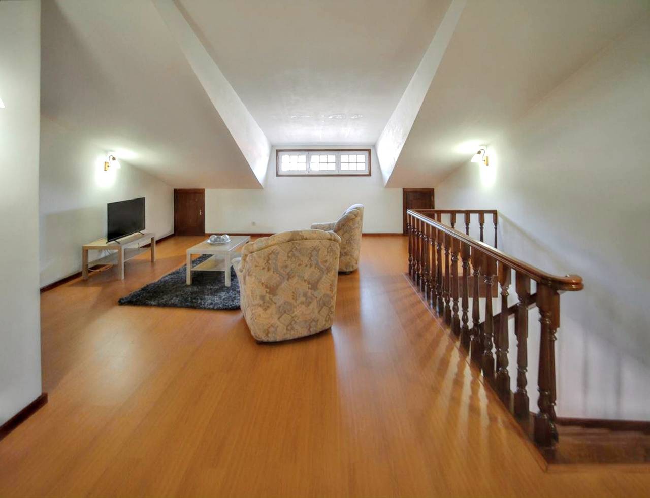 Amplia casa en Santa María da Feira - 220 m² con vista a la ciudad in Louredo (Santa Maria da Feira), Santa Maria da Feira