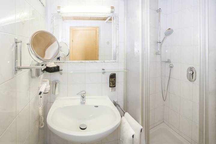 Gîte pour 2 personnes, avec jardin ainsi que sauna et jacuzzi à Ischgl - 3