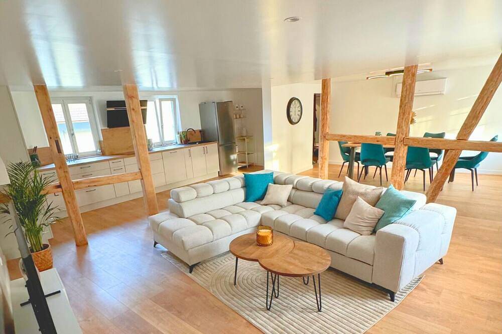 Appartement entier, Au Soleil: Grand appartement chaleureux in Steinbrunn-le-Bas, Région de Mulhouse