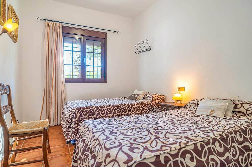 Lovely home in Jubrique with Wifi in Jubrique, Málaga Province
