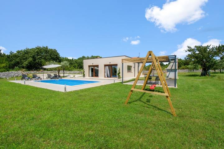 Villa pour 5 personnes, avec terrasse ainsi que jardin et piscine à Kanfanar - 3