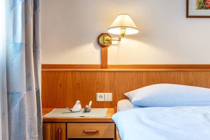Ganze Wohnung, 'Taufner Apartment B 104' mit Bergblick, Garten und Wlan in Partschins, Texelgruppe