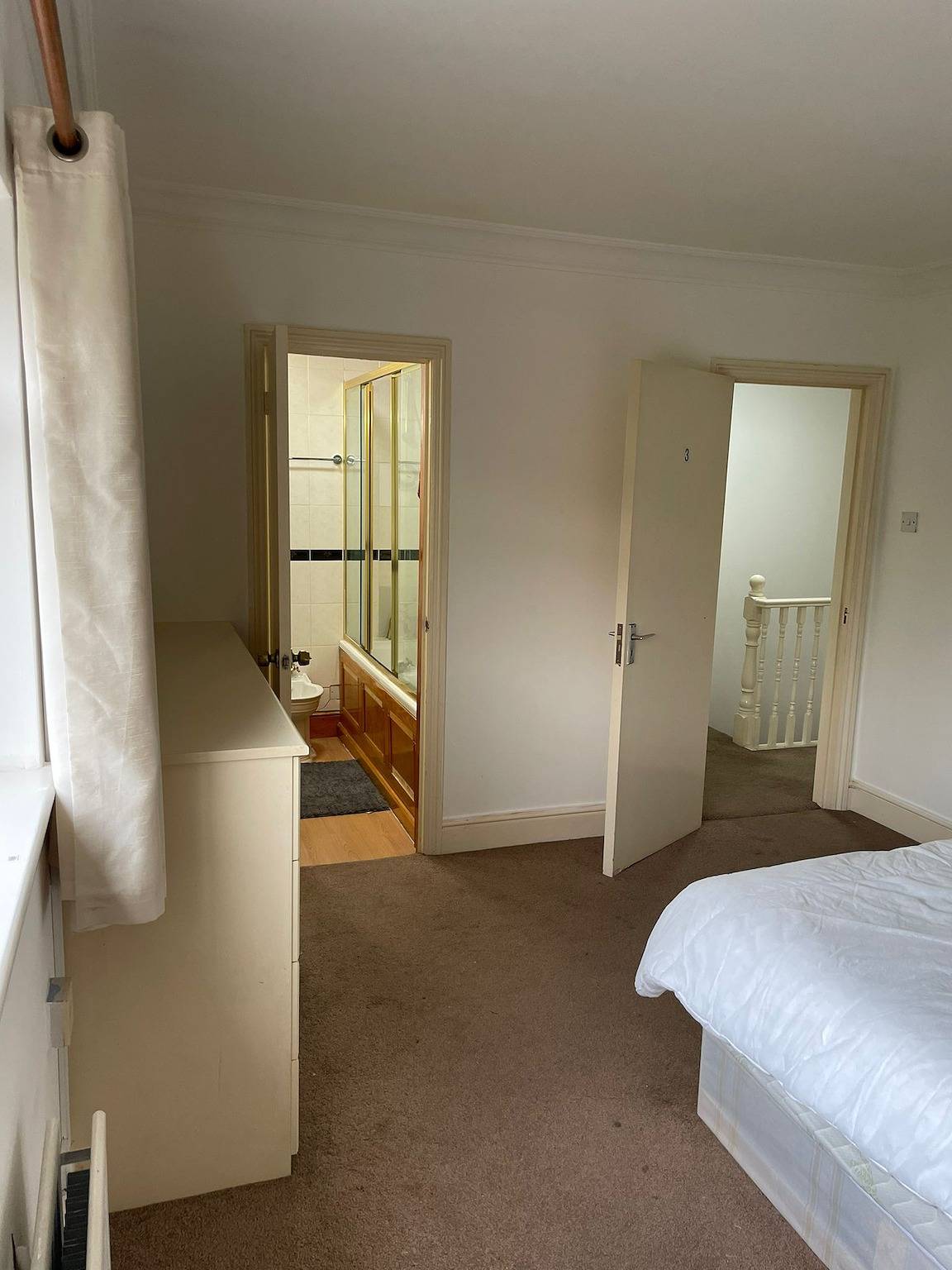 Charming 5-Bed House in Mitcham in Merton, Λονδίνο