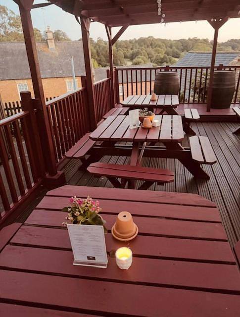 Location de vacances pour 2 personnes, avec terrasse, animaux acceptés à Corby - 3