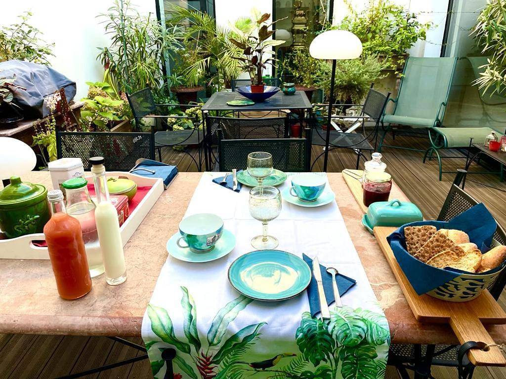 Patio 3 Pézenas Centre il y a plus cher mais c est moins bien in Pézenas, Côte méditerranéenne (France)