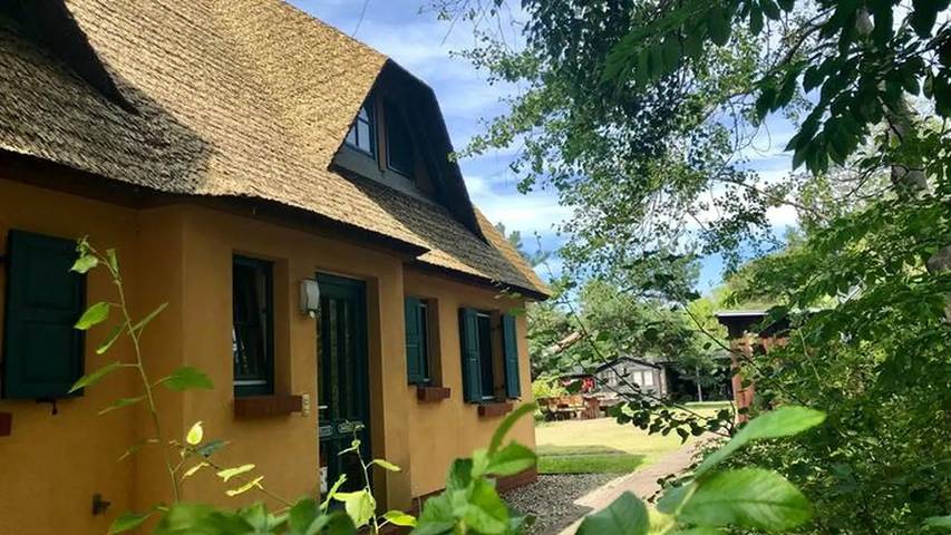 Ferienwohnung für 2 Personen, mit Terrasse und Garten in Wustrow