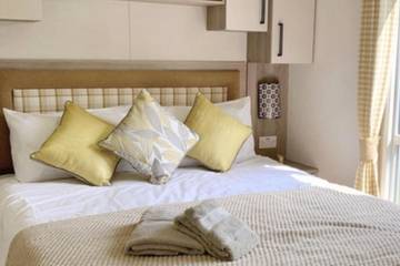 Chalet for 6 People in Heacham, Norfolk, Photo 1