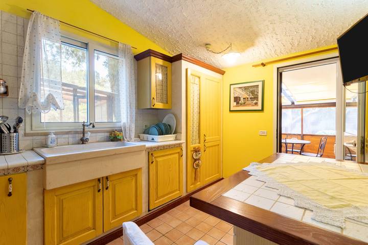 Villa 'Lorenz' con terrazza privata, giardino privato e aria condizionata in Putignano, Provincia di Bari