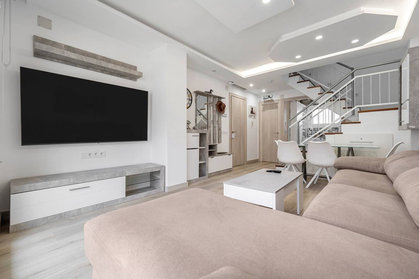 Apartamento entero, Apartamento 'Duplex Center' con balcón, Wi-Fi y aire acondicionado in Calafell, Costa Dorada