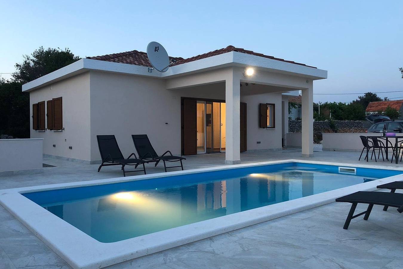 Dvosobna kuća s terasom i pogledom na more Sevid, Trogir K-22950 in Sevid, Splitsko-dalmatinska županija