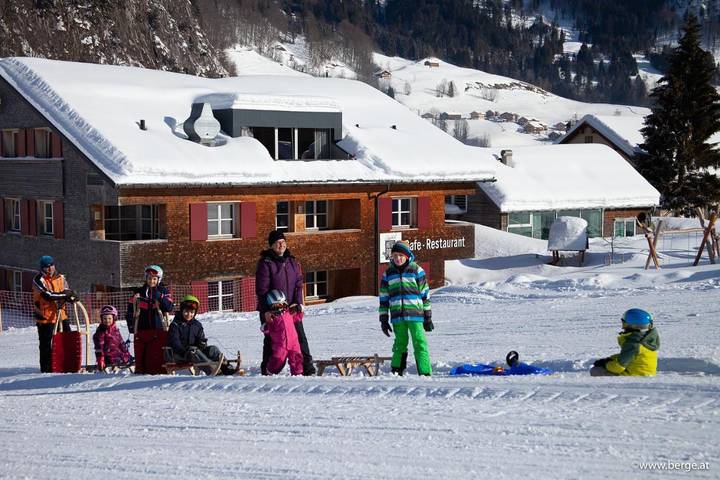 Hotel voor 4 personen, with tuin and uitzicht as well as zwembad and sauna, kindvriendelijk in Au