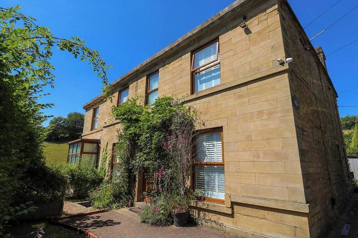 Cottage for 15 people, with garden and hot tub in Holmfirth