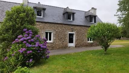 Location de vacances pour 6 personnes, avec terrasse à Camors