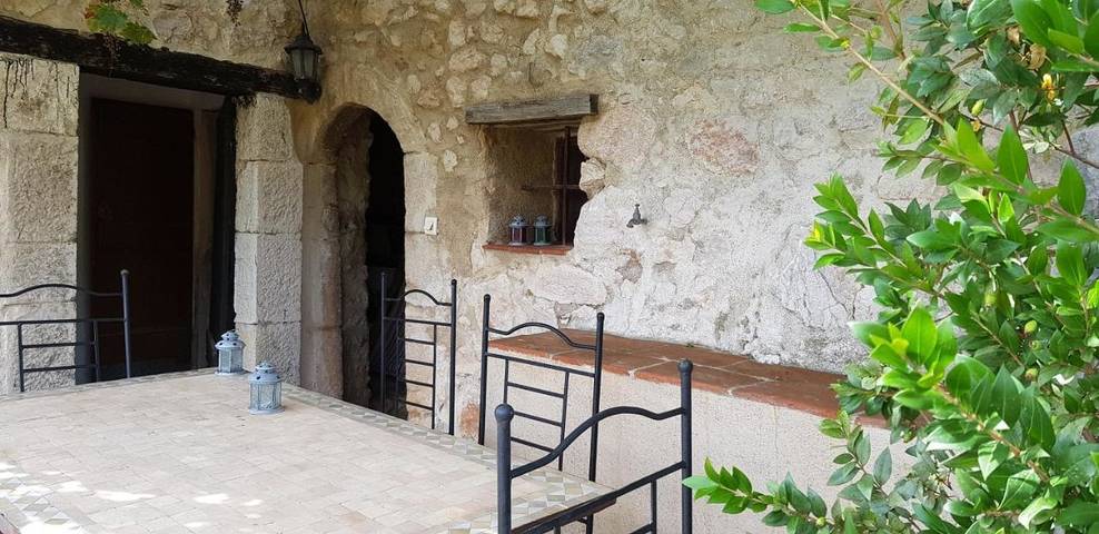 Location de vacances pour 6 personnes, avec jardin ainsi que vue et piscine à Mons (Var) - 3