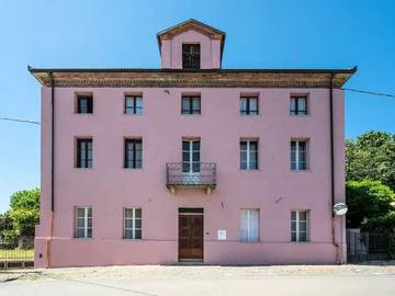 Location de vacances pour 16 personnes, avec jardin et piscine à Cassine