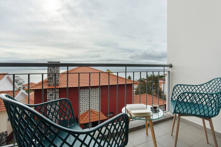 Apartamento inteiro, Apartamento 'Casa Da Vila' com vista para o mar, varanda e Wi-Fi in Santa Cruz (Madeira), Madeira