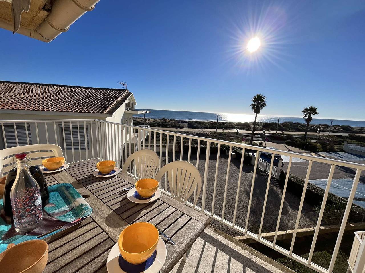 Entire apartment, Apartment steps from the beach with terrace and parking in Marseillan-Plage, Marseillan