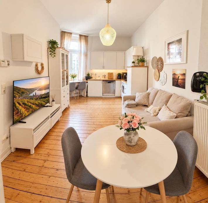 Entire holiday apartment, Velmora Boutique Suites: Cozy Apartment City Center in Wiesbaden, South Hesse