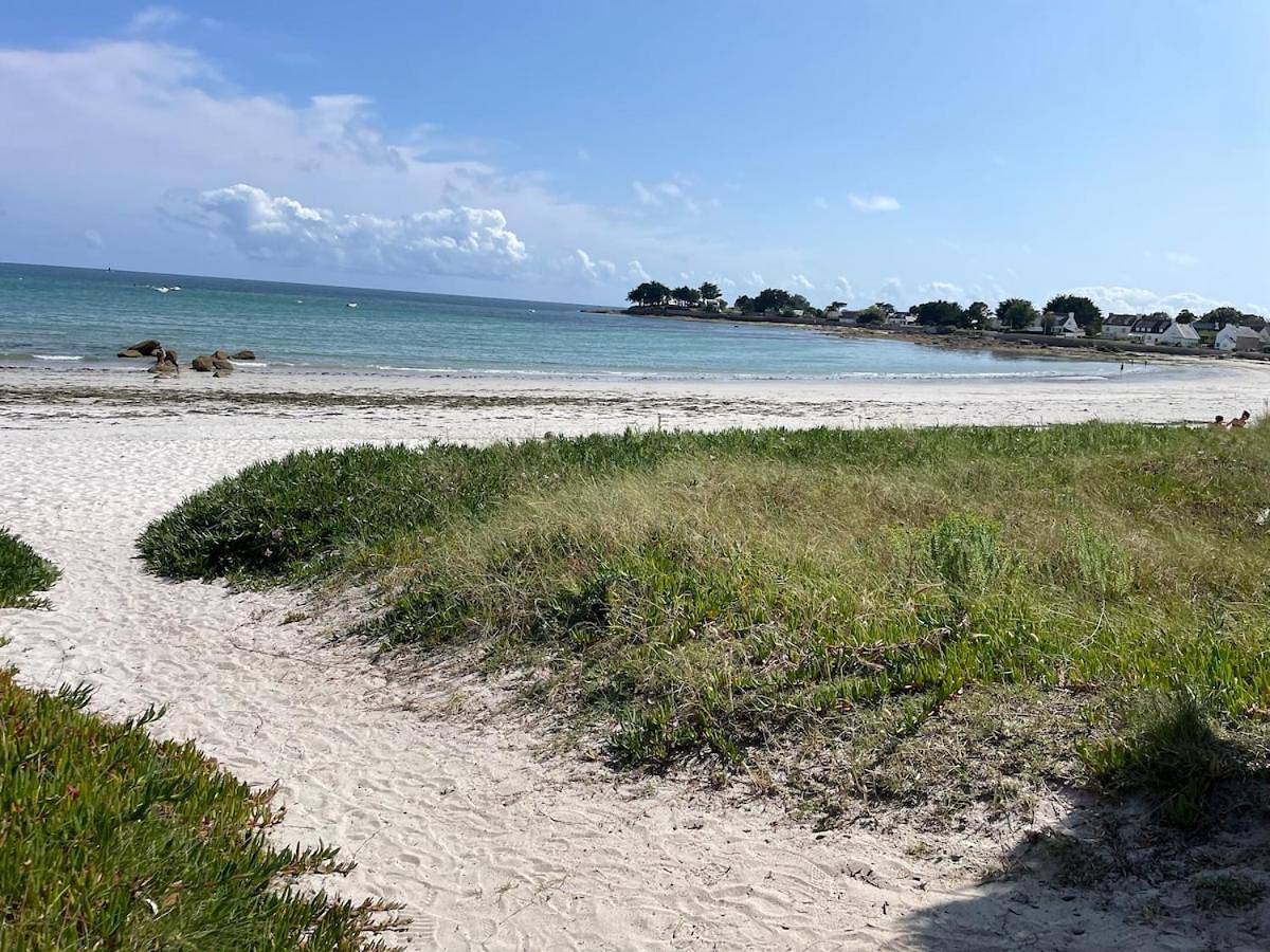 Ti Melen face à la plage du Lodonnec in Loctudy, Côte de Cornouaille