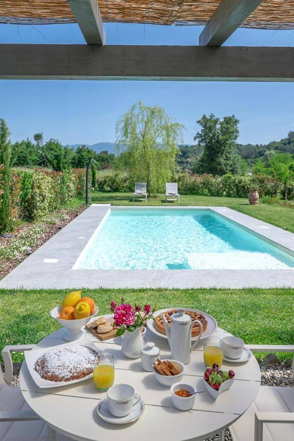 Villa per 4 persone, con piscina e panorama nonché giardino, con animali domestici in Montevarchi