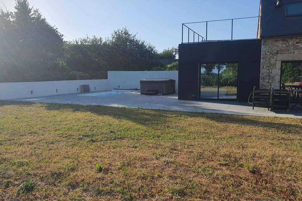 Neizh ar Kaouenn in Brandérion, Côte des Mégalithes