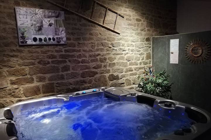 Gîte pour 5 personnes, avec jardin et jacuzzi à Quistinic
