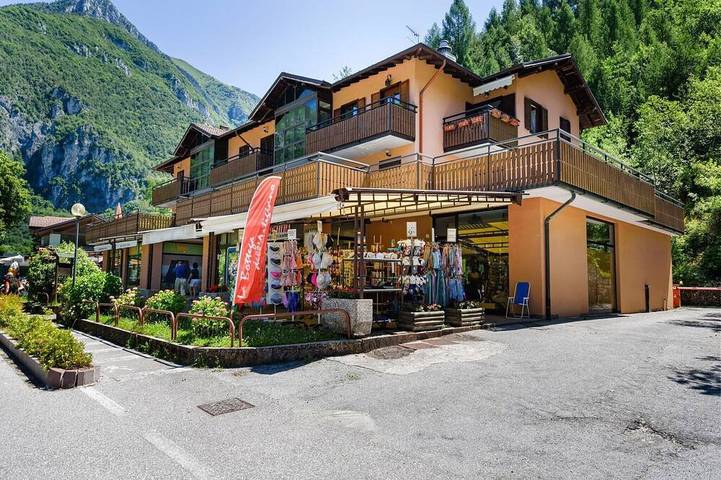 Ferienhaus für 6 Personen, mit Balkon am Ledrosee