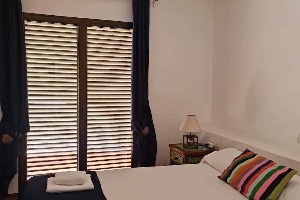 Large villa with pool, exceptional views in Platja de Tamariu (Palafrugell), Tamariu