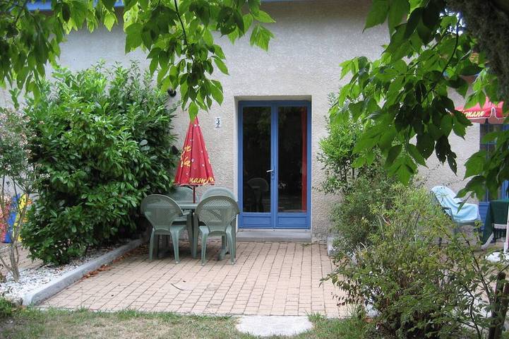 Ferienwohnung für 4 Personen, mit Balkon und Garten in Talais