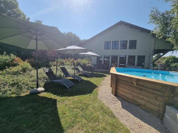 Location de vacances pour 8 personnes, avec terrasse et piscine à Champagnac-la-Rivière - 4
